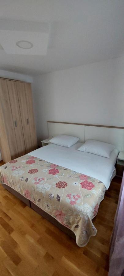 Lucija Appartement Kaštela Buitenkant foto